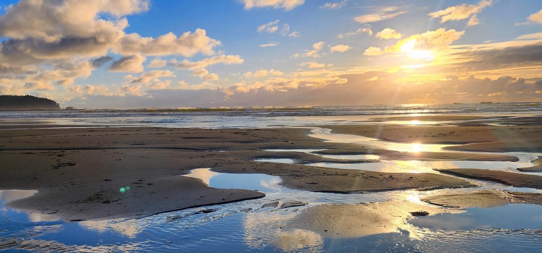 A sunrise over the ocean.